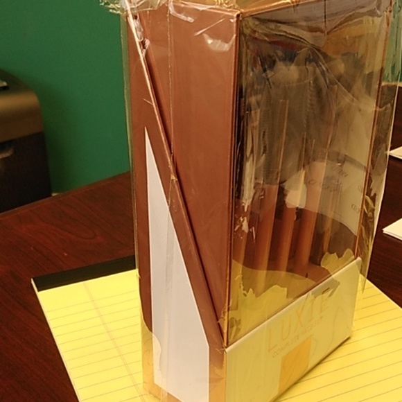 Luxie Complete Face Set - Picture 4 of 5